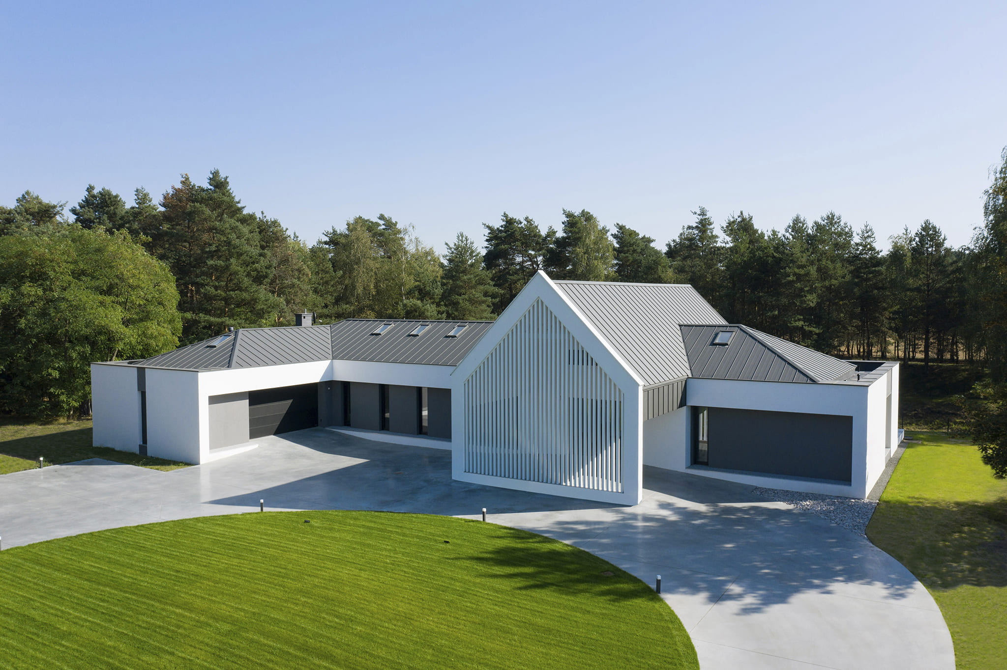 La versatilità FAKRO per un’architettura  in cui la luce naturale è protagonista